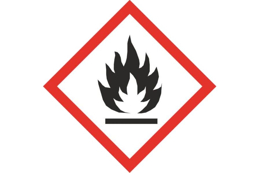 Gefahrenzeichen für Entflammbarkeit. Flammschutz und Schwerentflammbarkeit sind im Objektbereich wichtig.